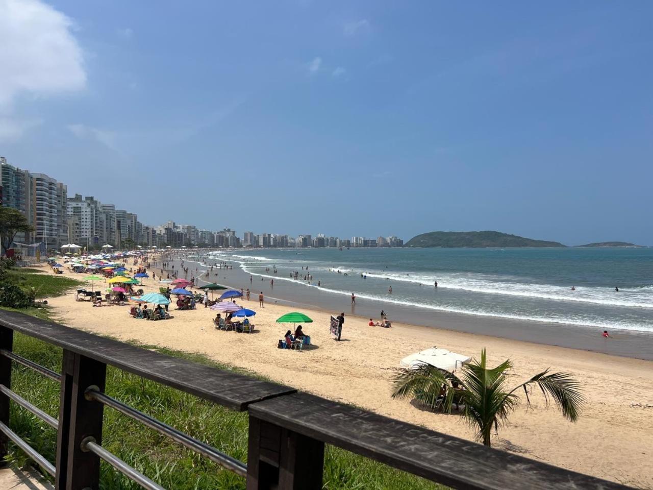 Apt 3Q Luxo Com Ar E Jacuzzi Na Beira Mar Guarapari Exteriör bild